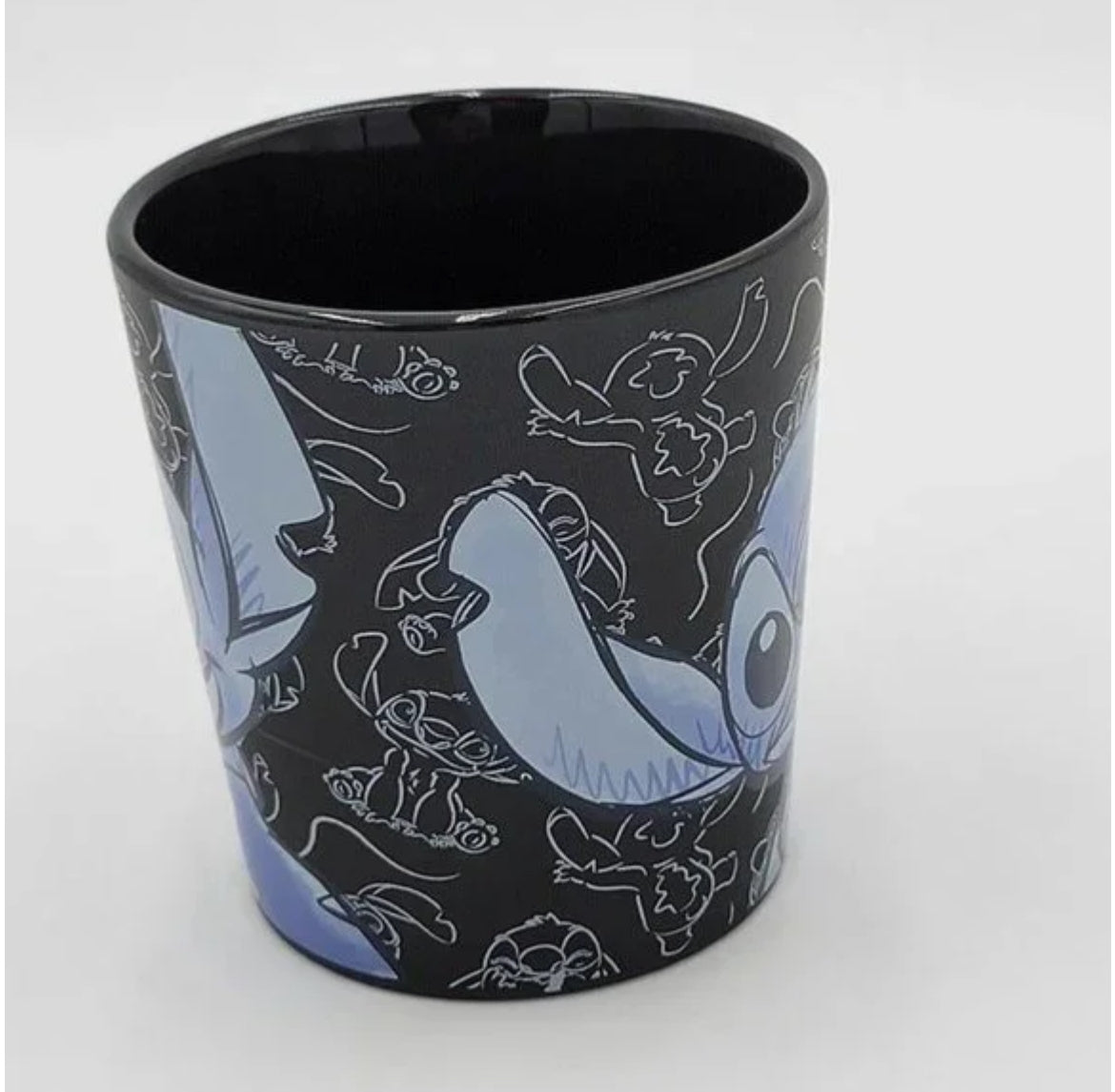 Taza negra de Stitch