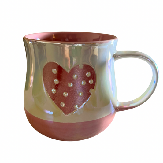 Taza blanca y rosa de corazón